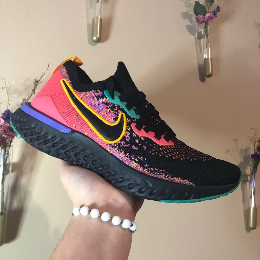 Nike Epic React Flyknit 2 - WOMEN NEW